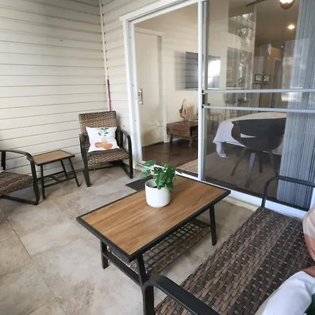 Nomad Retreat King Bed Boutique Condo W Garage Gainesville Exterior photo
