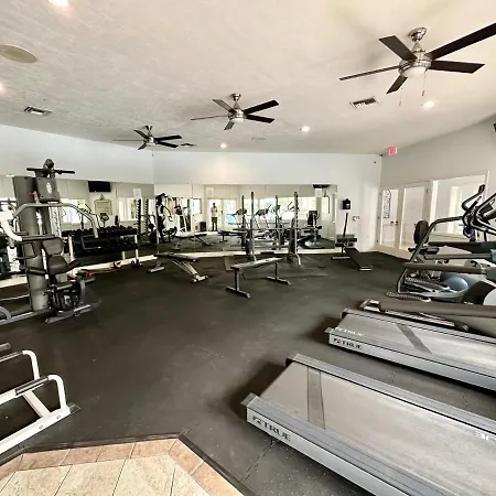 Nomad Retreat King Bed Boutique Condo W Garage Gainesville Exterior photo